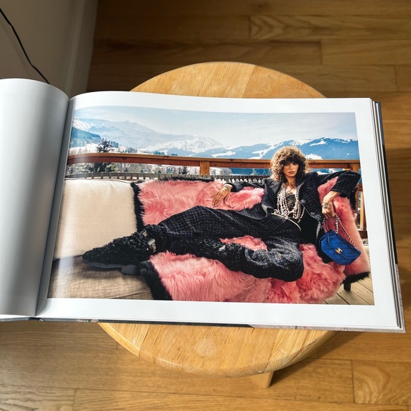 Chanel Fall-Winter 2021/22 Ready-to-wear collection book - Picture 9 of 14